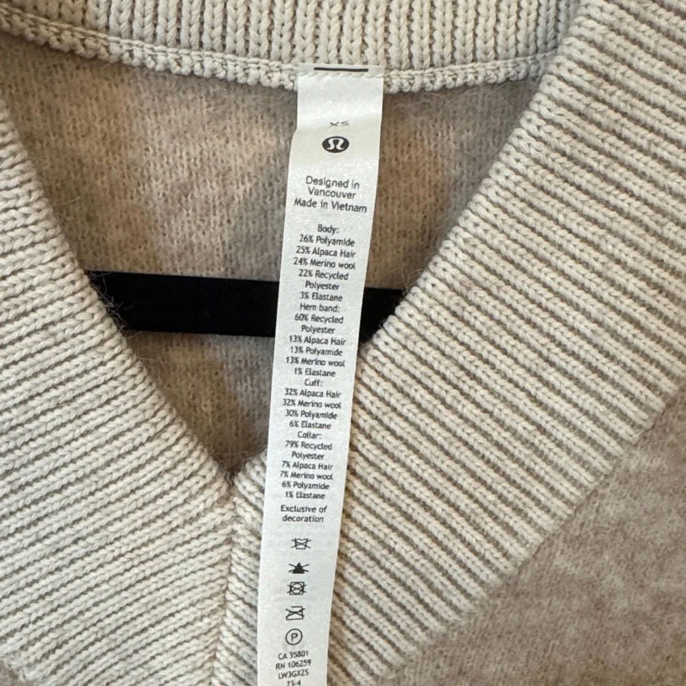 Lululemon Cozy V-Neck Pullover Sweater, size XS. NWOT - Picture 4 of 4